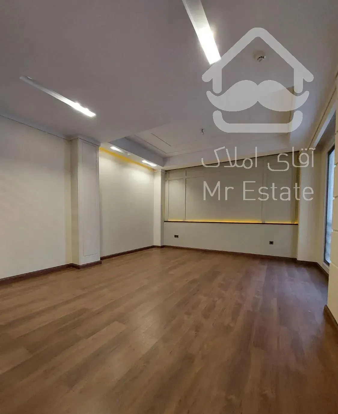 آپارتمان ۳۰۰ متر سه خواب  کلید نخورده