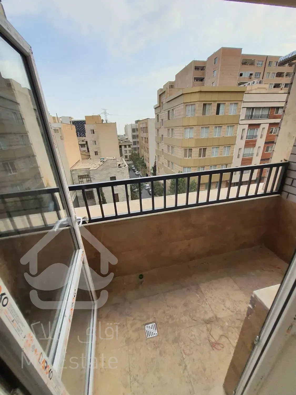 فروش آپارتمان 80 متر در سازمان آب - منطقه5/غرق نور