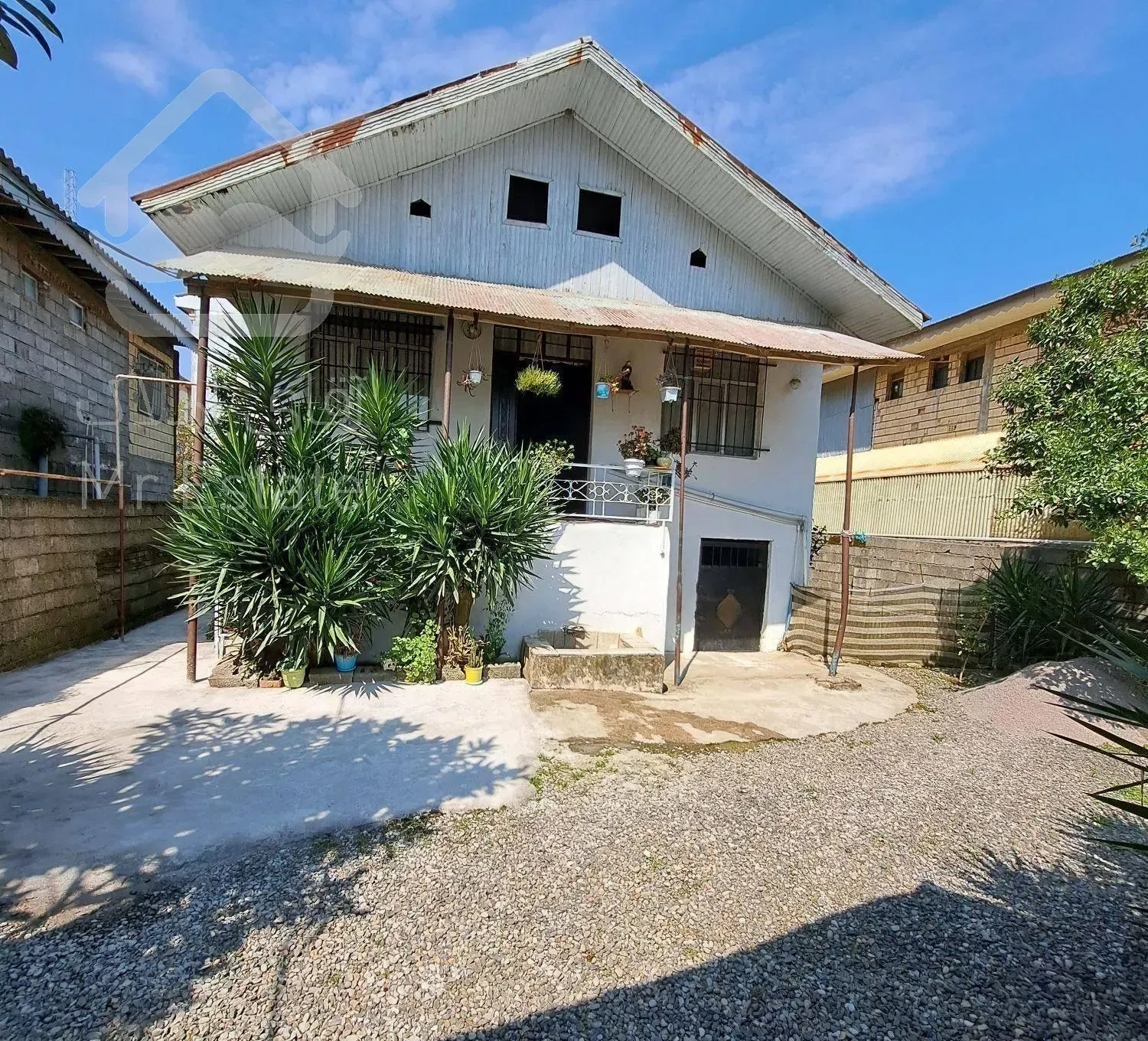 ویلایی 201 متری کوهپایه ای نزدیک اتوبان، لنگرود