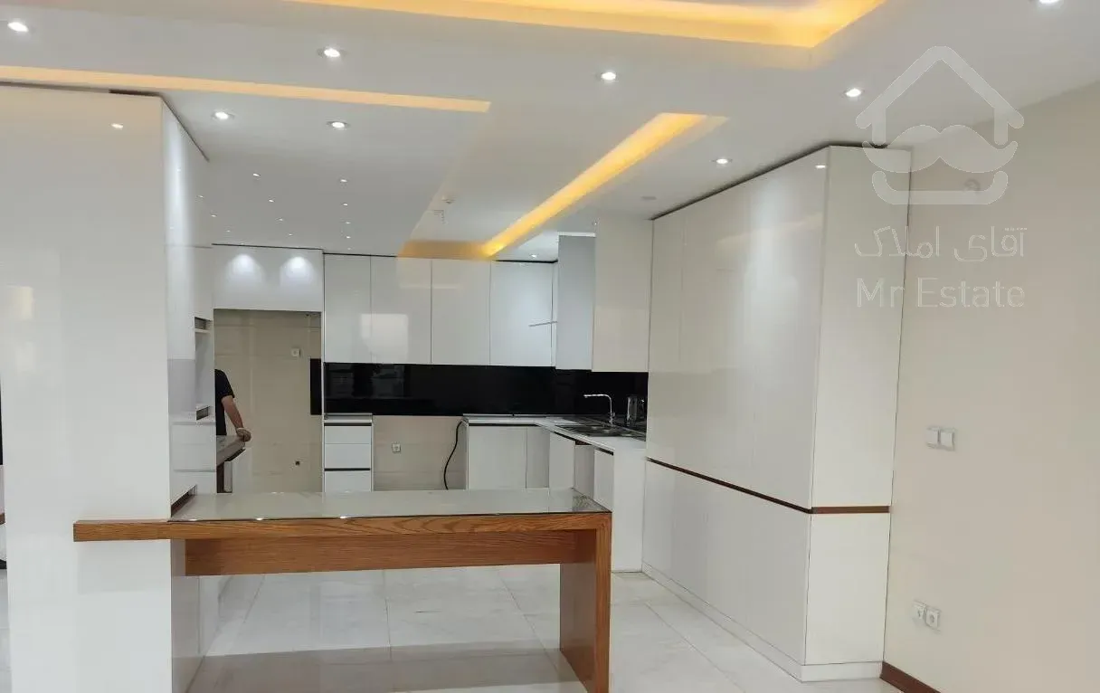 آپارتمان۱۳۲متری۲خواب تک واحدی خ لاهور