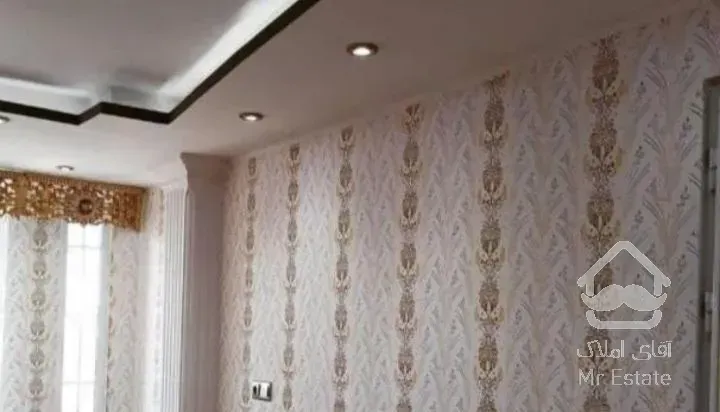 رنگ آمیزی با طرح کاغذ دیواری