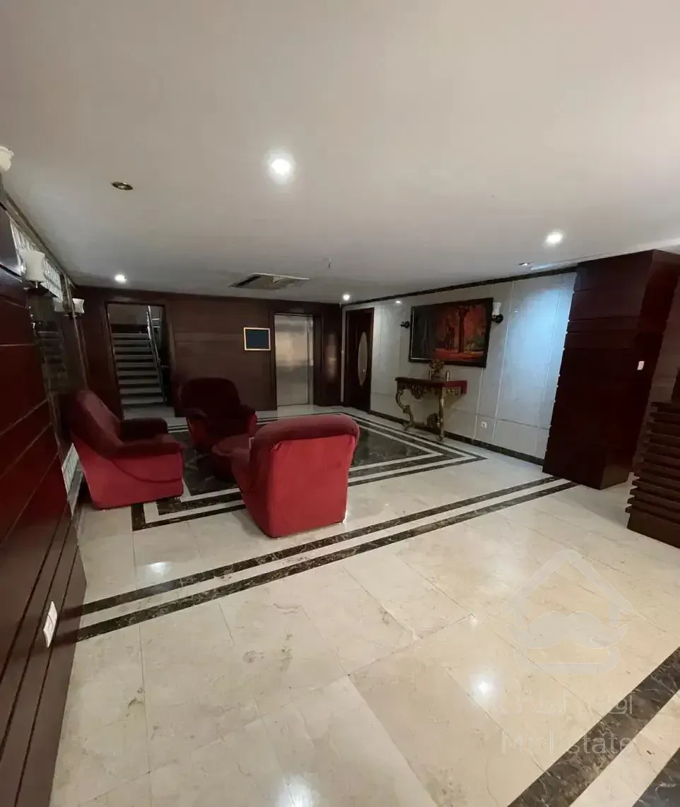 اجاره واحد۱۳۰ متری در خیابان یخچال