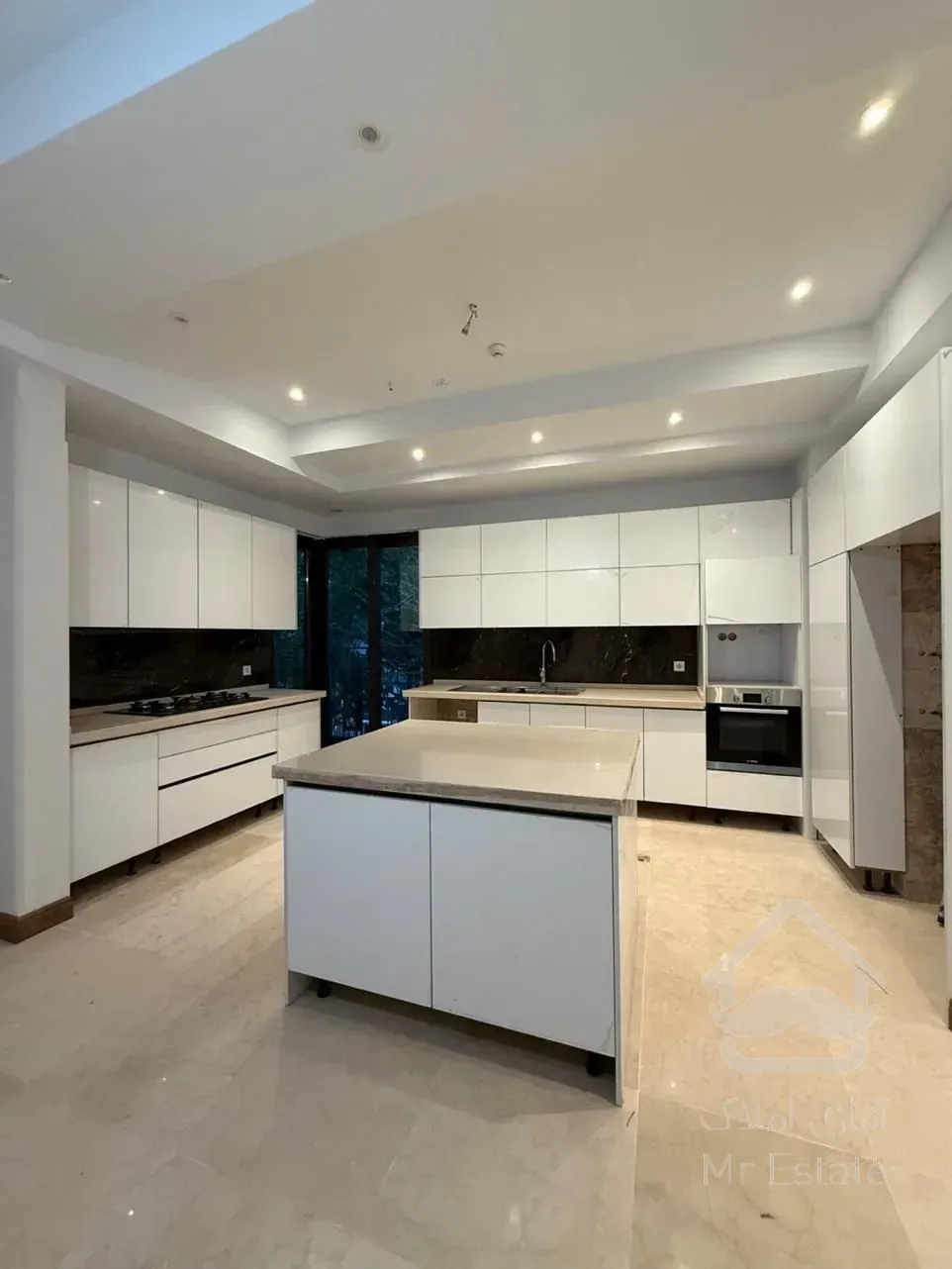 164 متر ۳ خواب ۲پارکینگ ۲نبش