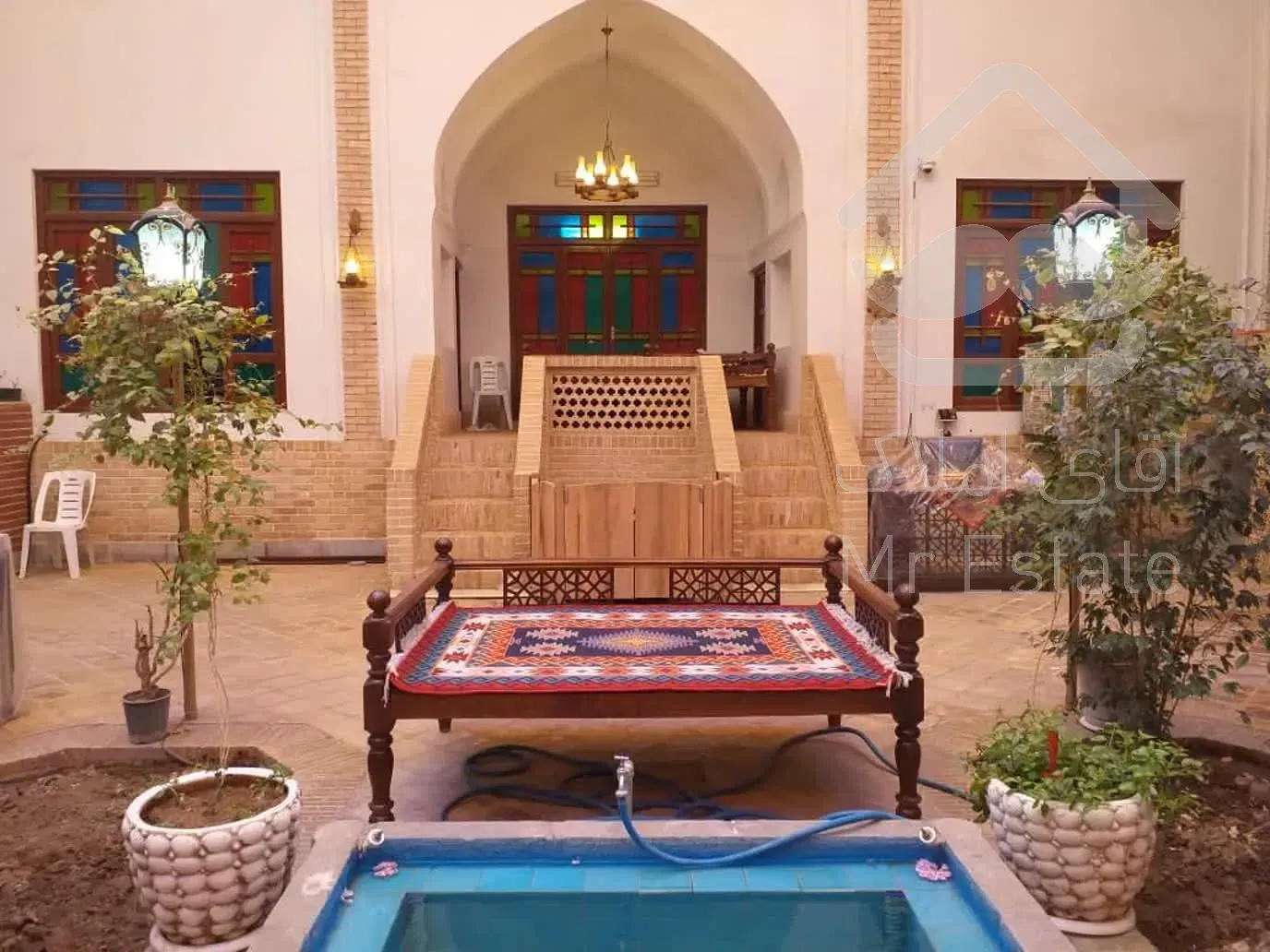 فروش هتل سنتی نوستالژی در کاشان