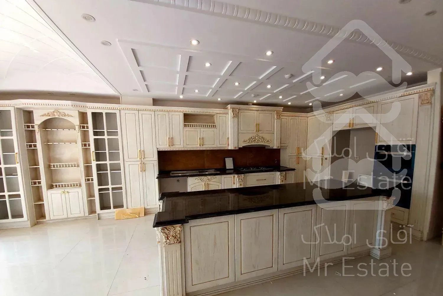 ۲۵۰ متر نوساز آپادانا نوبخت تکواحد ۲ پارکینگ سندی