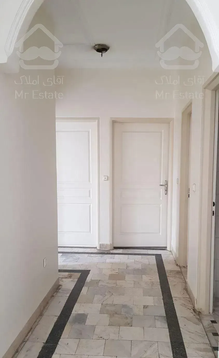 آپارتمان ۱۴۰متری ۳خوابه روبه آفتاب بالکن دار شیک