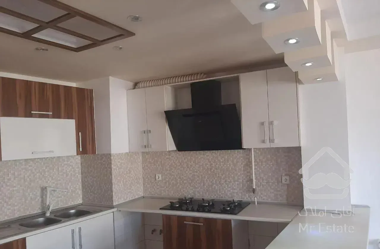 ۹۸ متر،تک واحدی،حزین