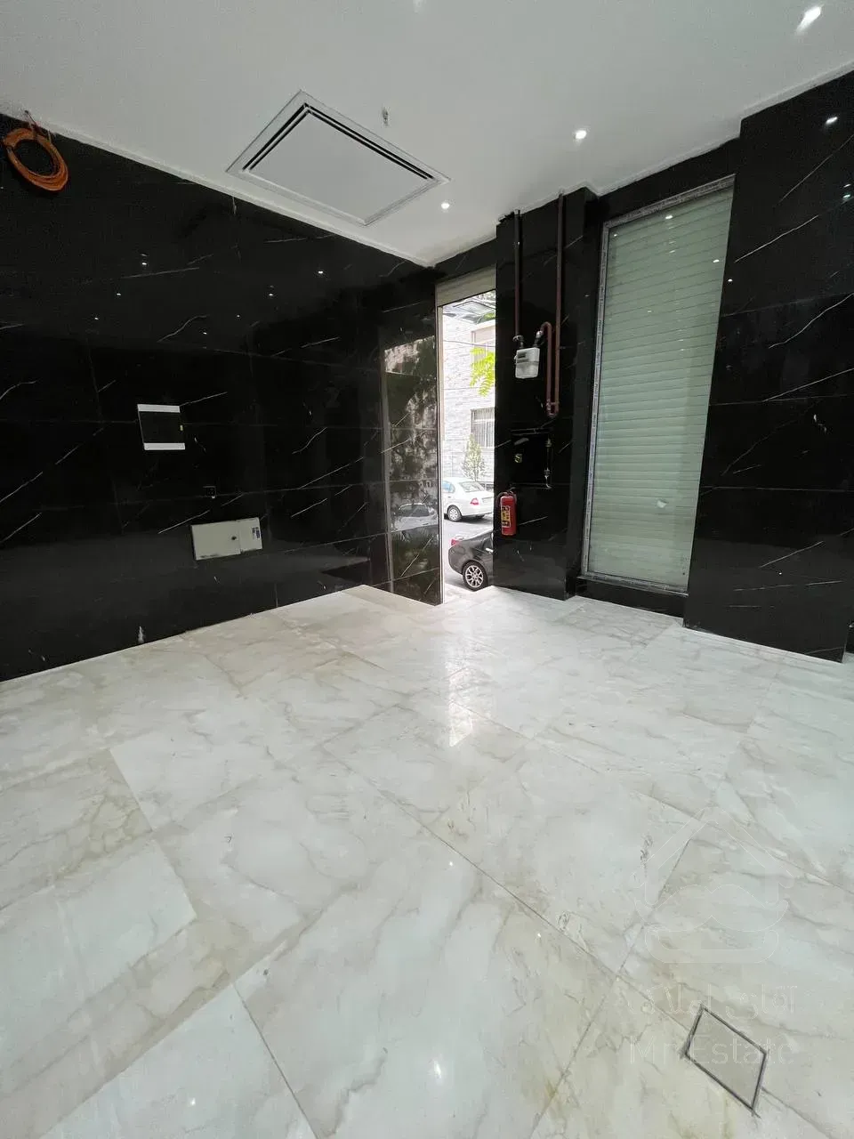 فروش اپارتمان 5 طبقه تک واحدی به همراه دوواحد تجاری یکجا بفروش میرسد