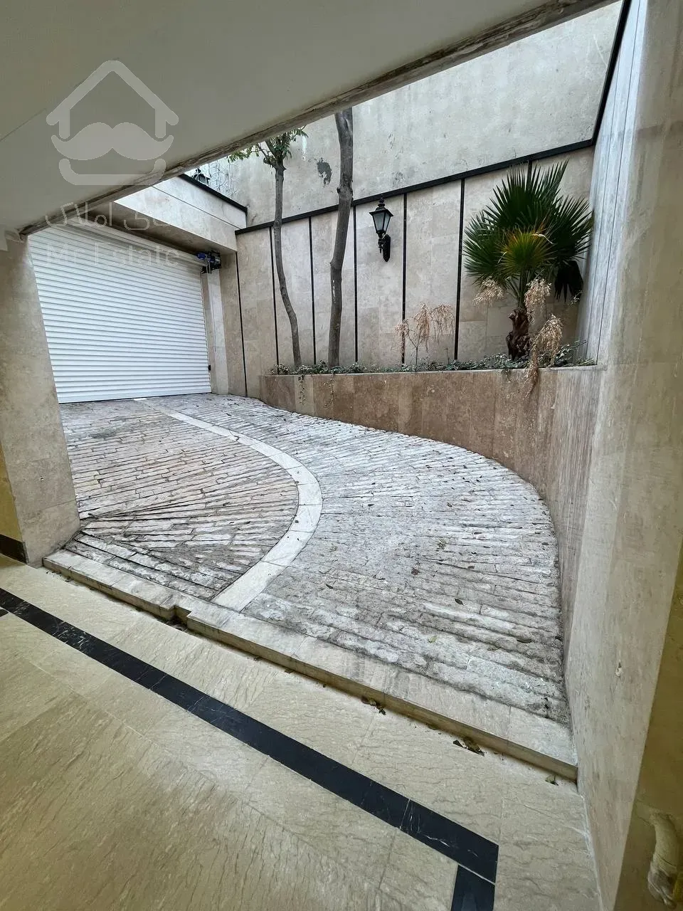 فروش اپارتمان 5 طبقه تک واحدی به همراه دوواحد تجاری یکجا بفروش میرسد