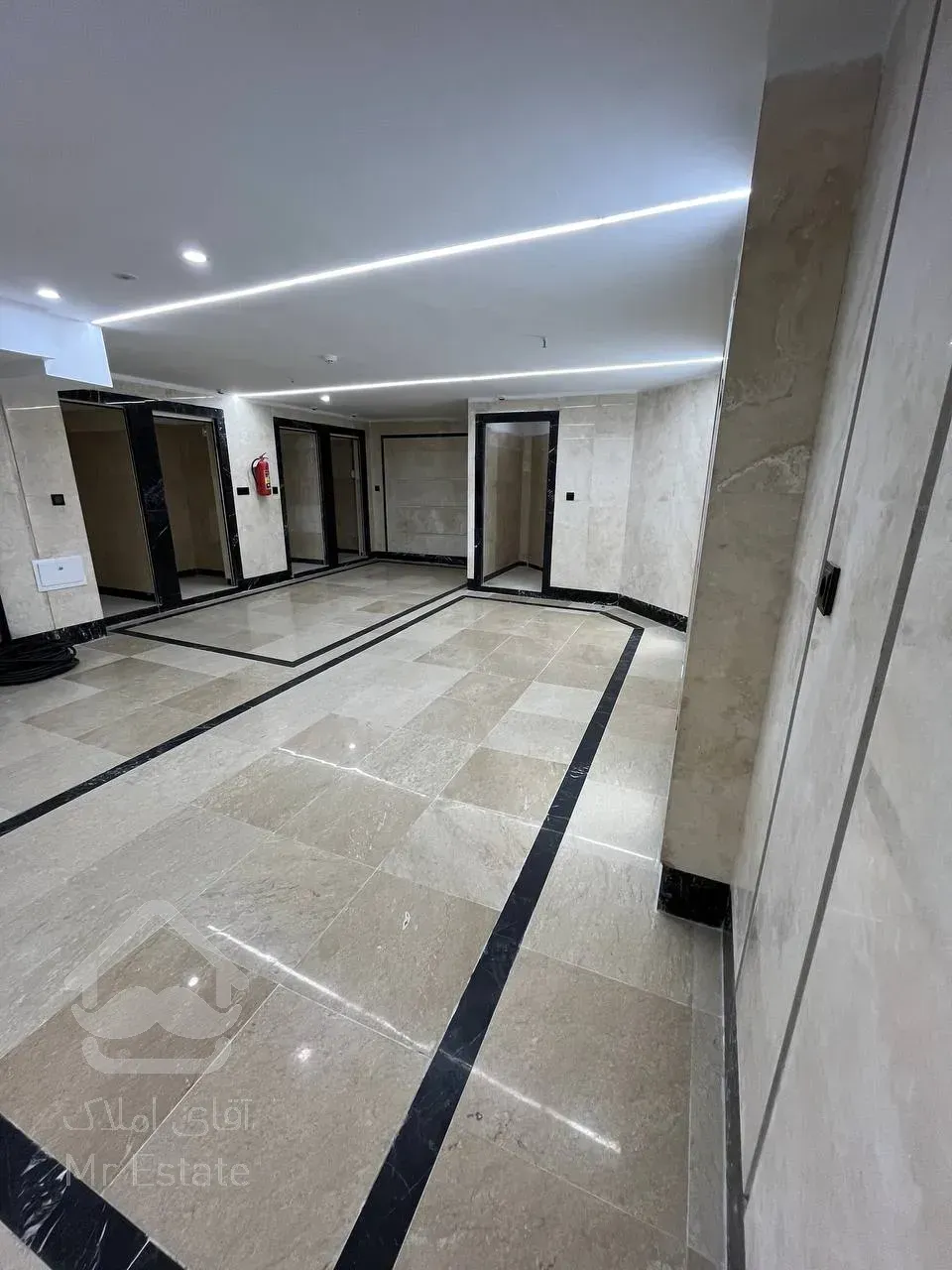 فروش اپارتمان 5 طبقه تک واحدی و دو واحد تجاری بصورت یکجا بفروش میرسد