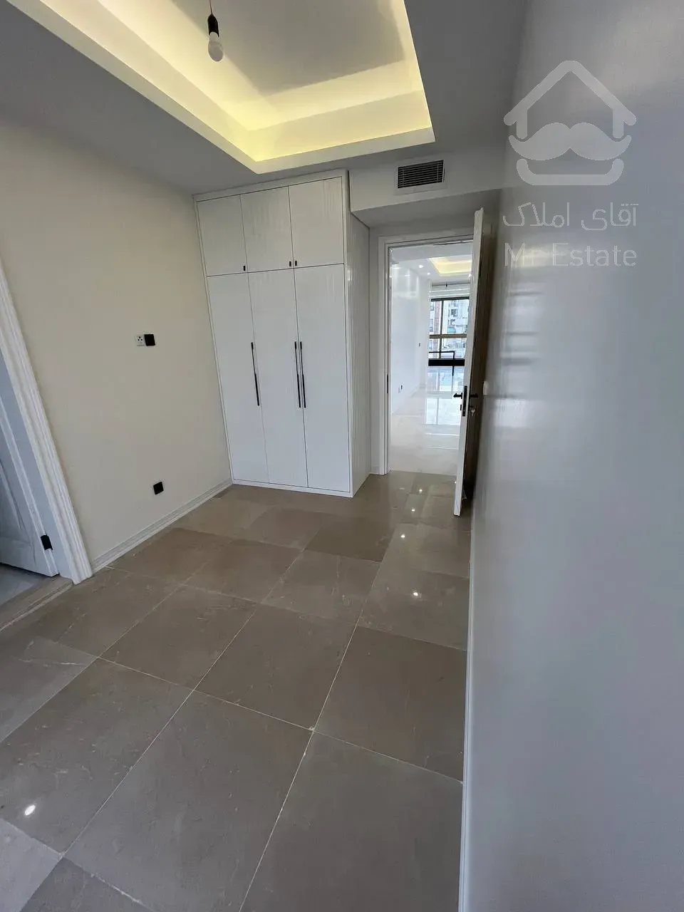 فروش اپارتمان 5 طبقه تک واحدی و دو واحد تجاری بصورت یکجا بفروش میرسد