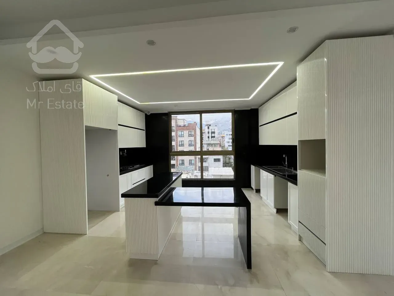 فروش اپارتمان 5 طبقه به همراه دو واحد تجاری بصورت یکجا بفروش میرسد