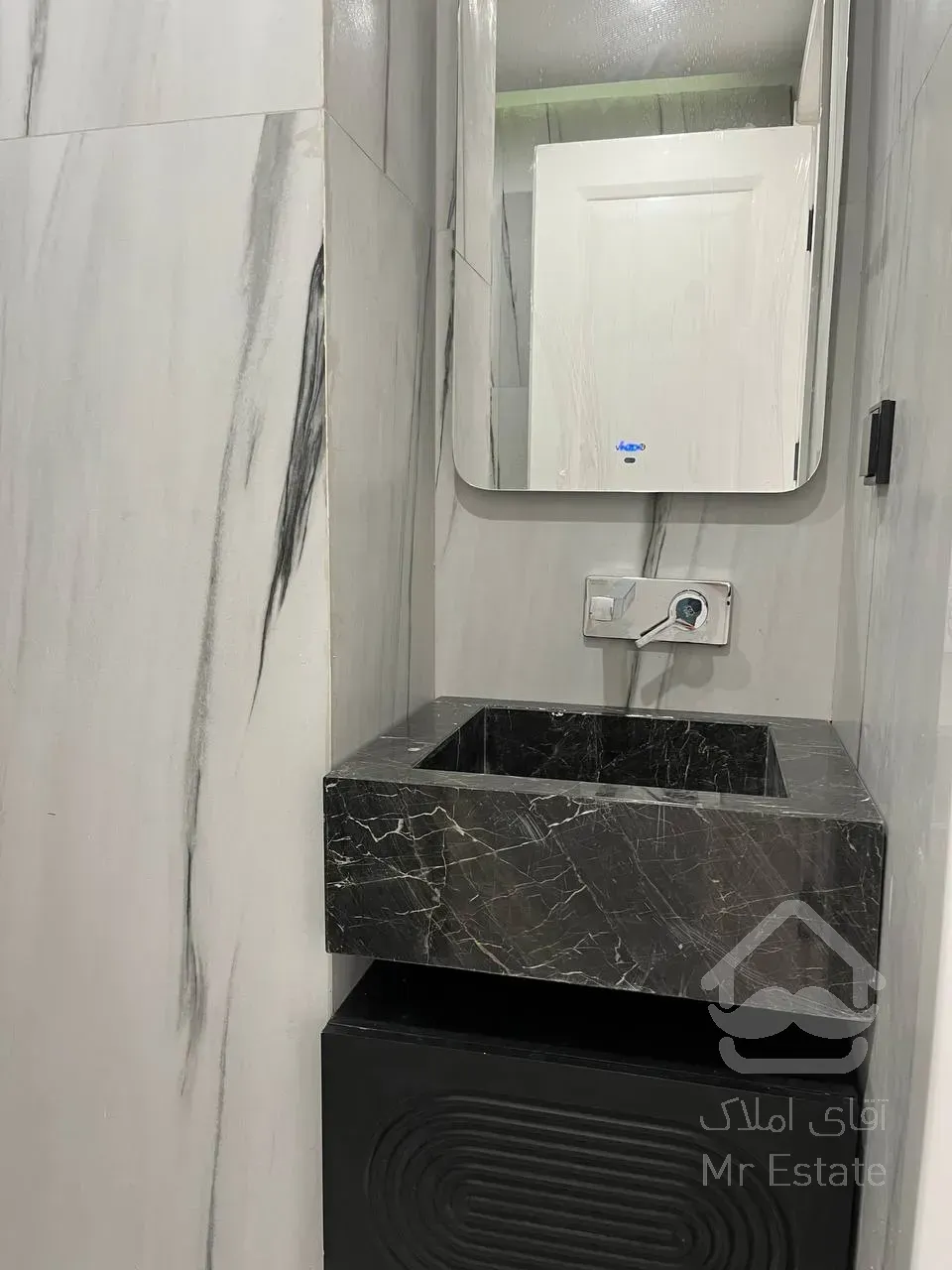 فروش اپارتمانی لوکس 5 طبقه تک واحدی و دو واحد تجاری به صورت یکجا بفروش میرسد