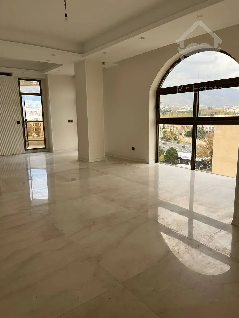 فروش 5 واحداپارتمان به همراه دو واحد تجاری یکجا بفروش میرسد