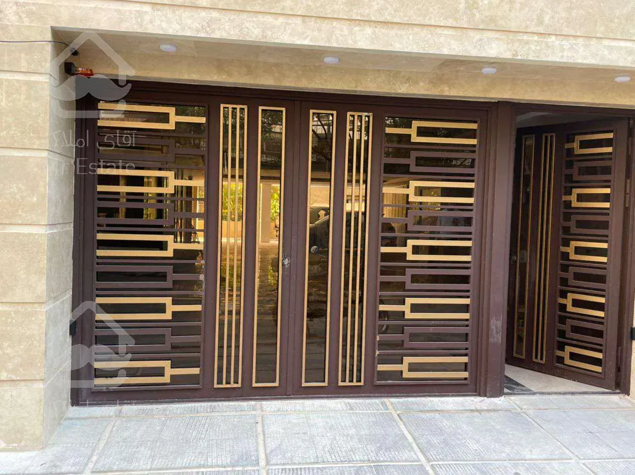 خیابان کاشانی ساختمان موقعیت ۱۰۰٪ اداری سند مسکونی ۱۰۳۵ متر بصورت یکجا واگذاری