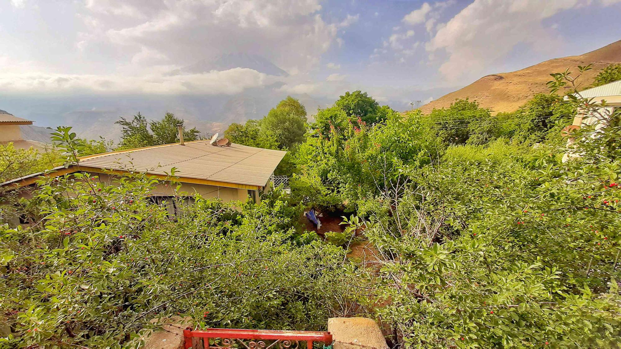فروش خانه باغ ۵۵۰ متر در منطقه ایرا لاریجان واقع در جاده هراز بالای آب اسک ویو قله دماوند