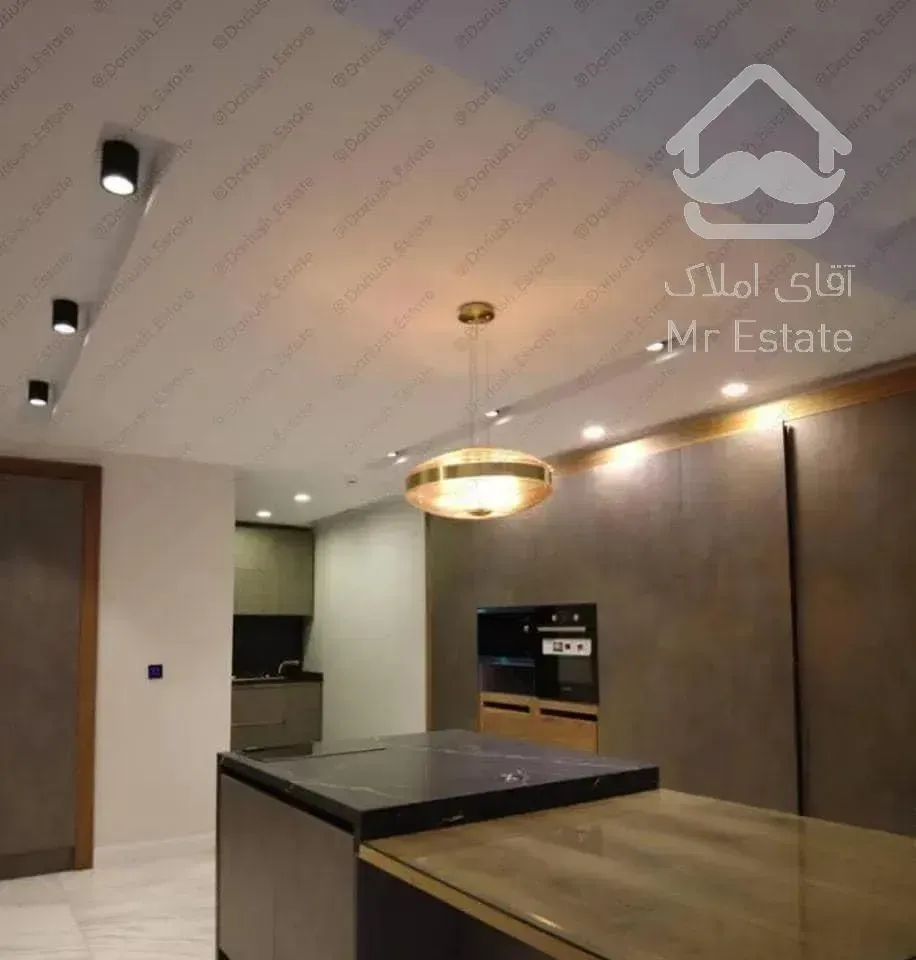 آپارتمان،۲۱۵ متری، ۳ خوابه ، غرق نور و ویو، ط ۸