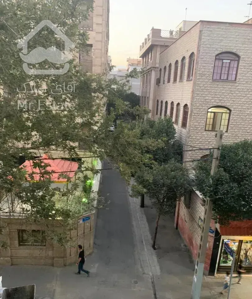 آپارتمان ۶۵ متر  بازسازی  بر خیابان صفدری،بغل مترو