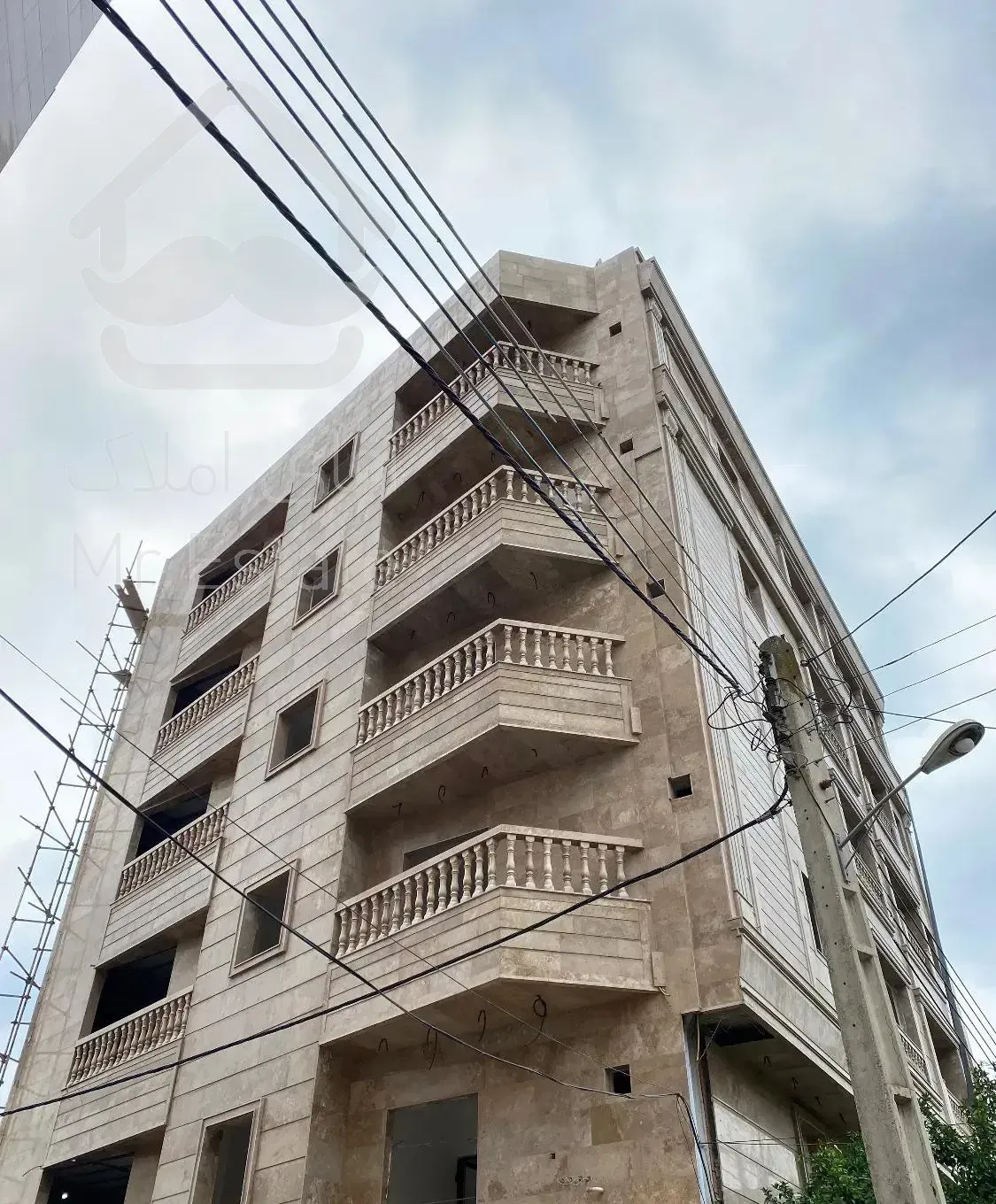 فروش واحد ۱۱۰ متری در گلها