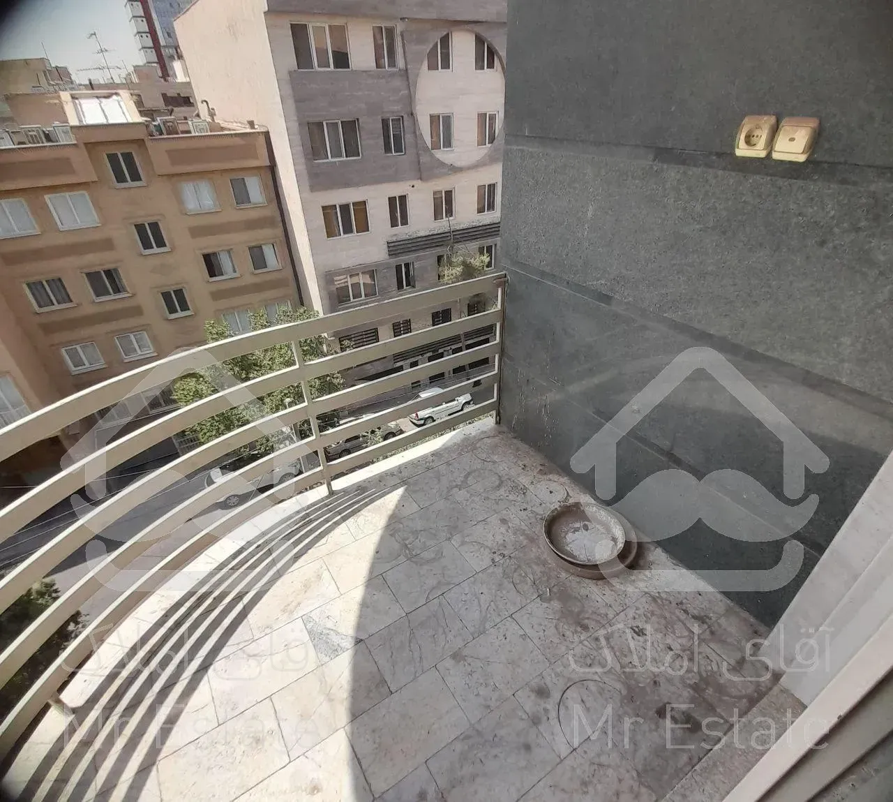 ۱۰۰ متر ۲خواب . فول امکانات . فلکه اول صادقیه