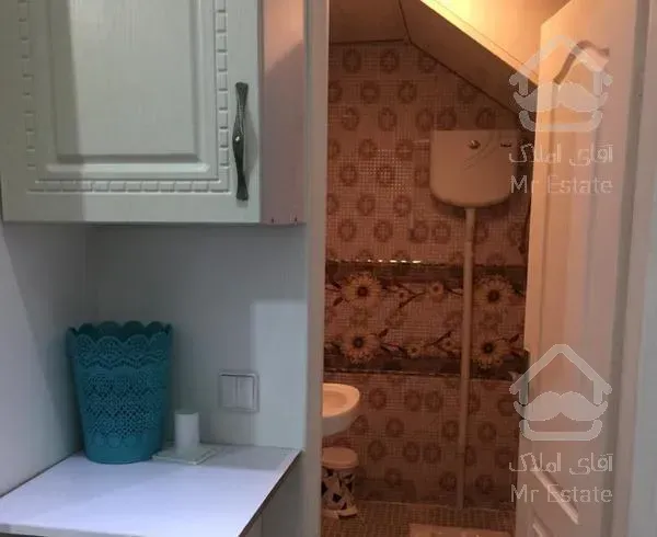 ملک مذکور مستقل درب مجزا بصورت دربست می‌باشد