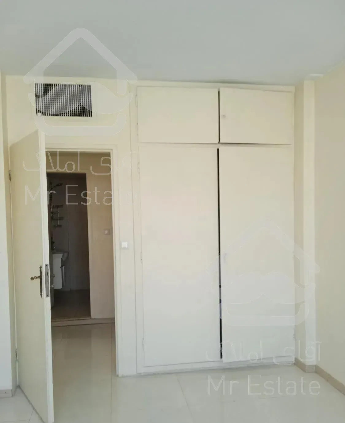 یک واحد اپارتمان واقع در 220 غربی