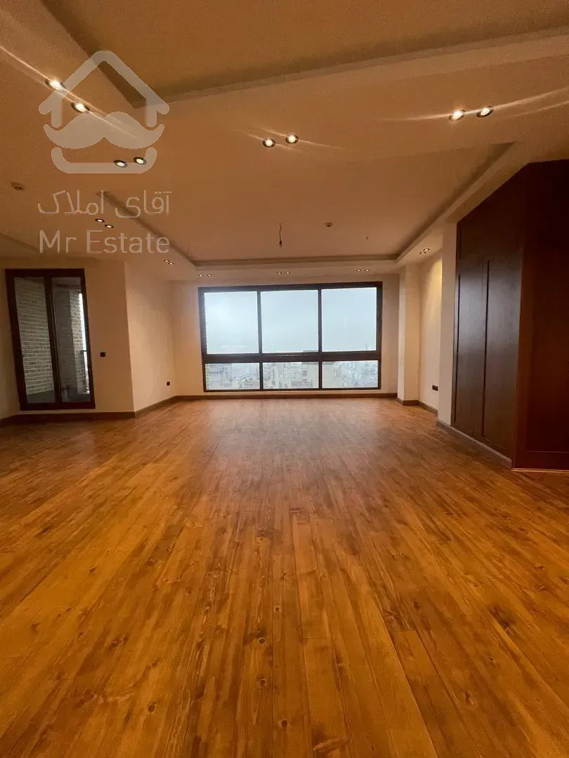 فروش آپارتمان ۱۴۰ متر متریال برند