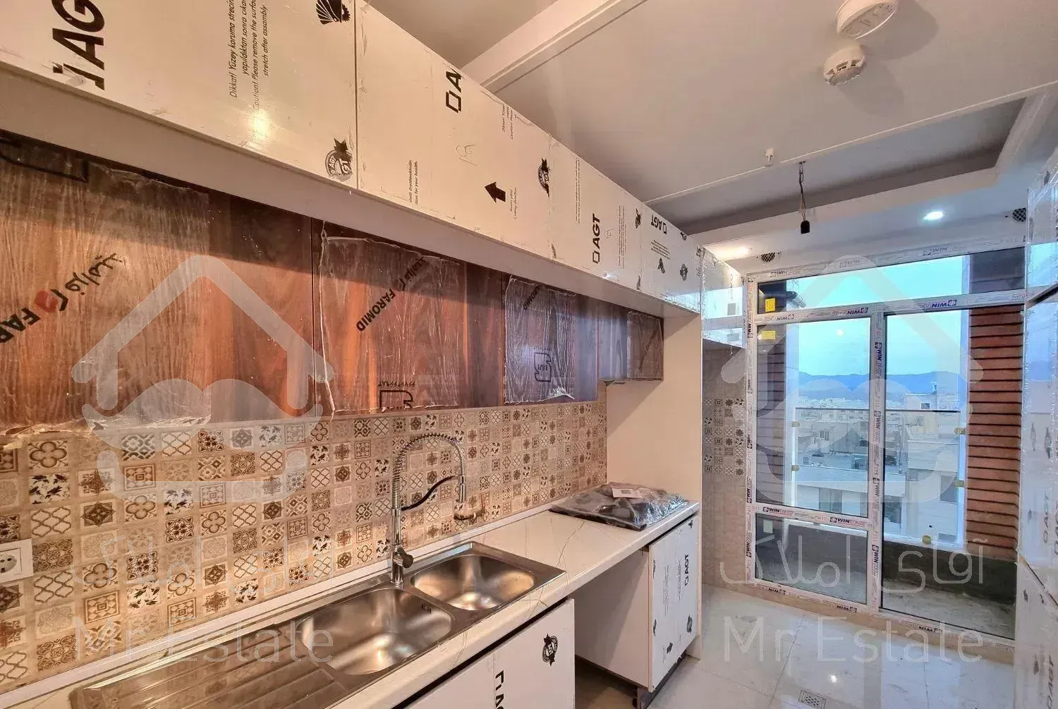 نوساز ۸۵ متر دو خواب امکانات فول