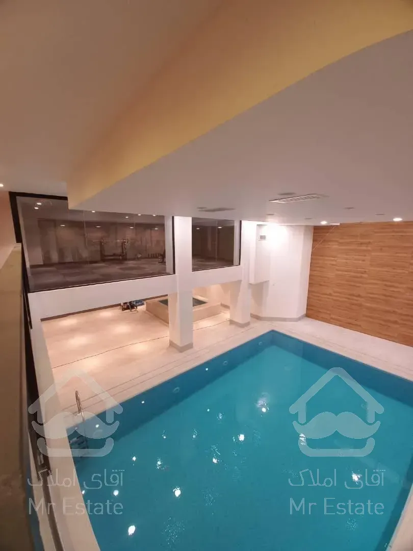 ۲۳۰ متر بر فراز ابرها طبقه ۱۲