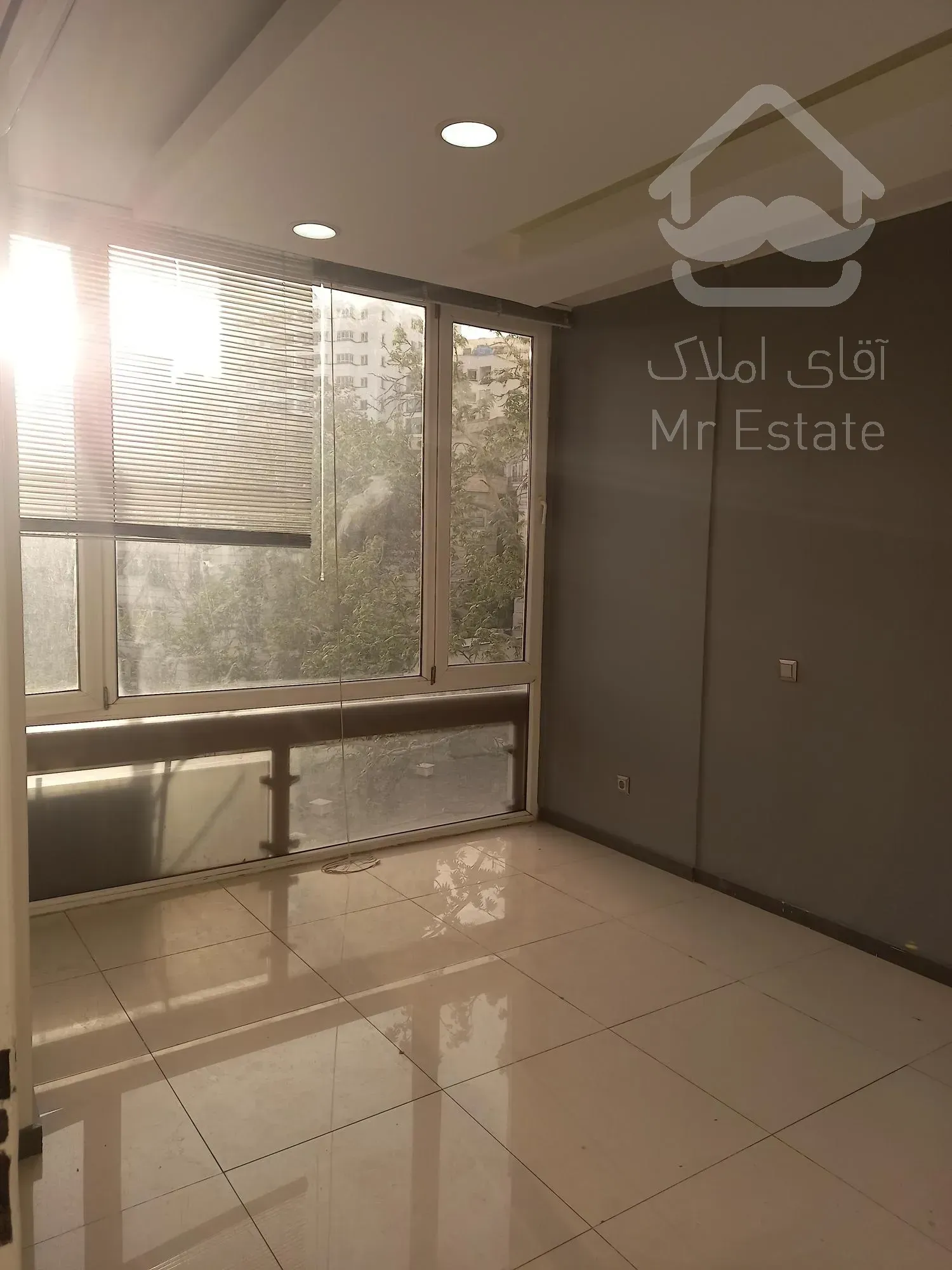 اجاره و رهن دفتر کار موقعیت اداری زعفرانیه 155  متر شیک