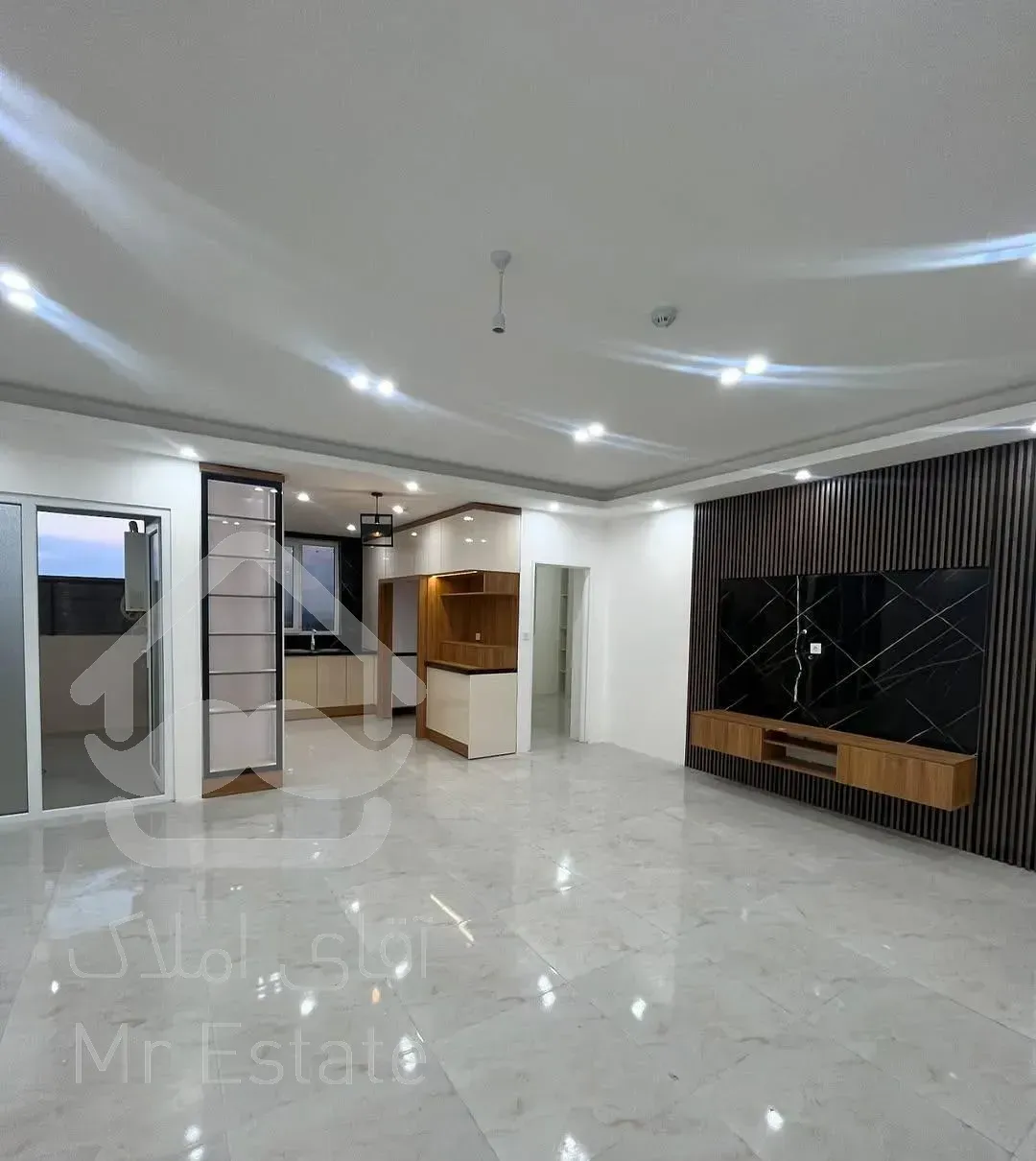 آپارتمان ۱۳۰ متری ۳ خوابه نوساز کلید نخورده