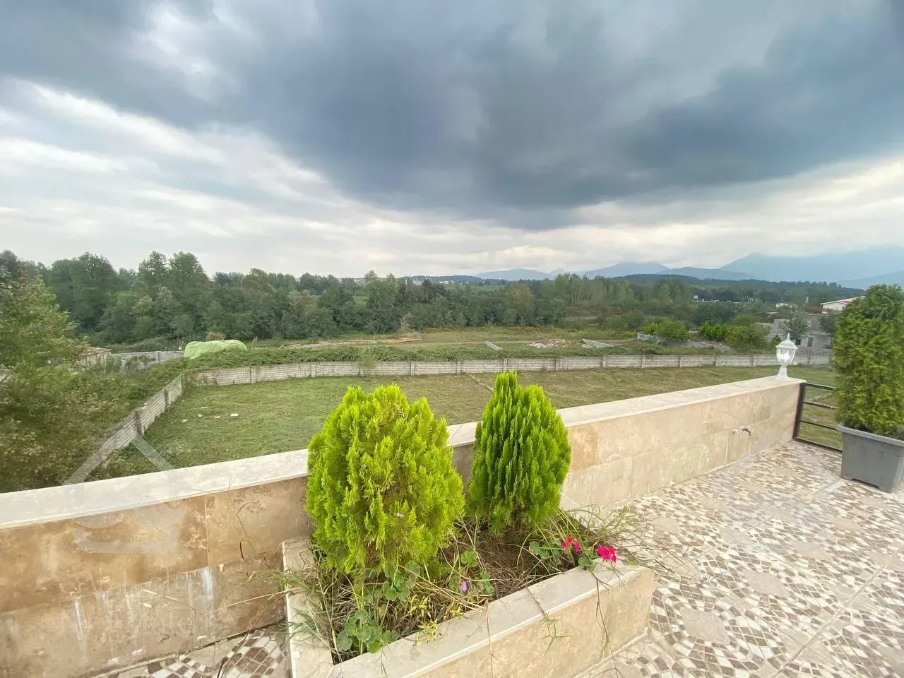 دوبلکس نمامدرن منطقه برند نور ٣٠٠مترى باروف