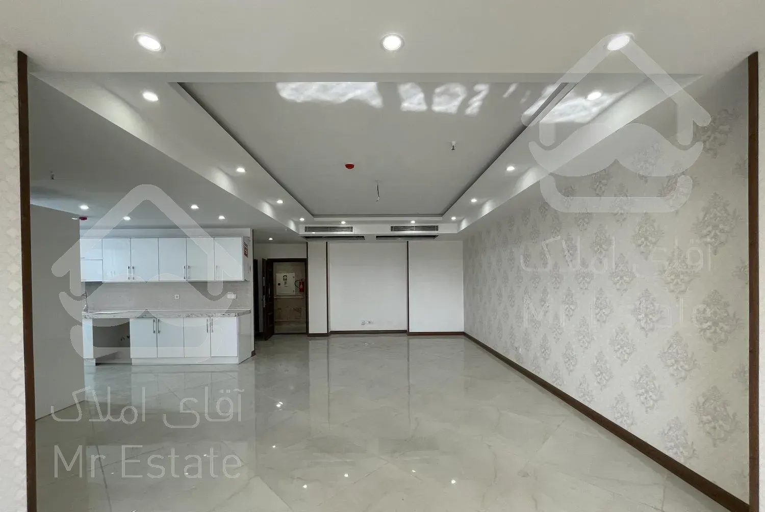 ۱۱۳متردر برج کم واحد/طبقه اول/فضای سبز اختصاصی