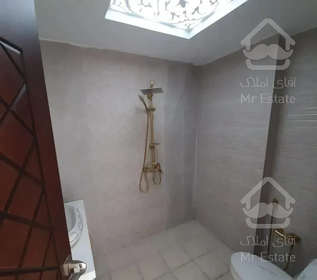 ۶۰۰ متر موقعیت اداری شیک نوساز دربست شهرک راه آهن