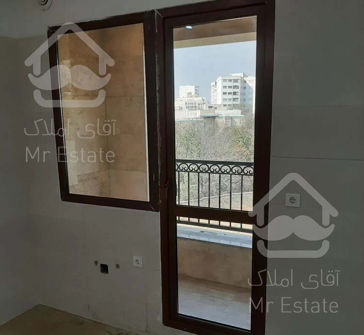 ۱۳۰ متر ویو و نور