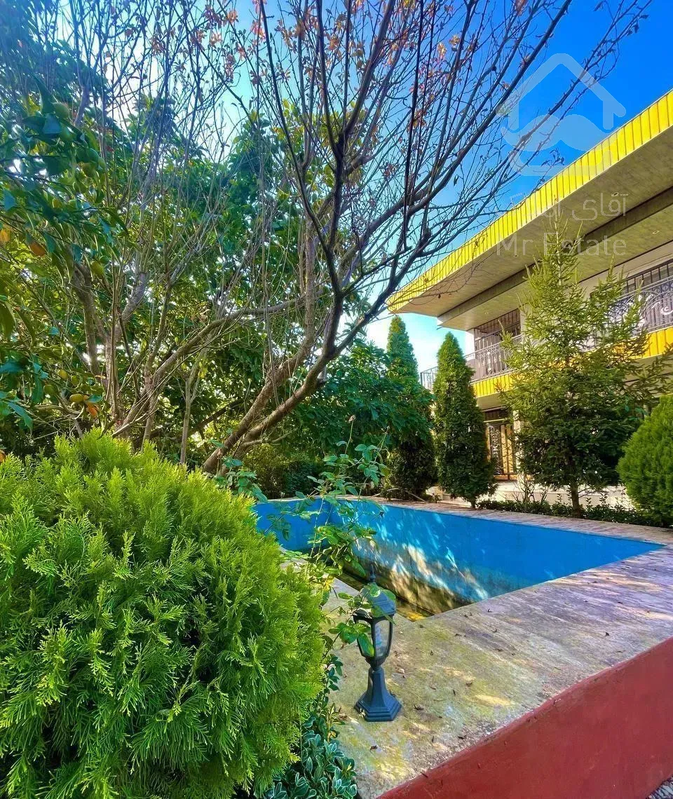 ویلاباغ چندساله با استخر۴فصل/سنددار/قیمت کل میباشد