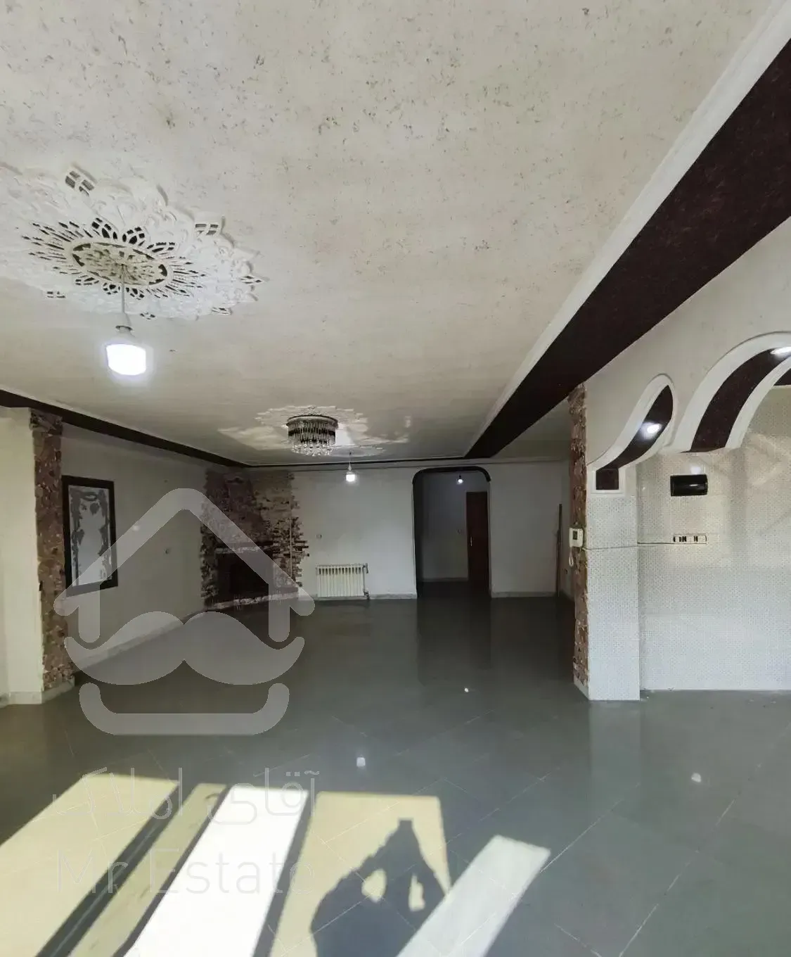 اجاره واحد 130متری در بر اصلی حزین