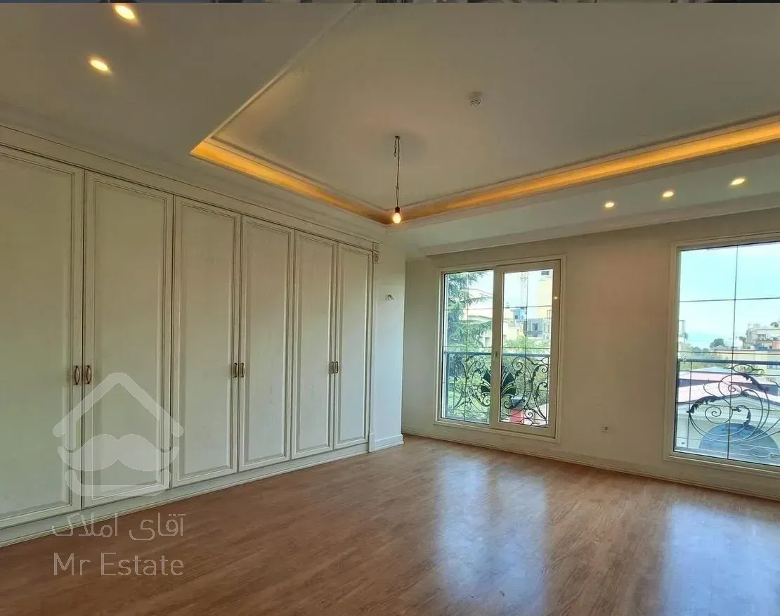 آپارتمان ۲۷۵ متر*کم واحد*تراس گاردن