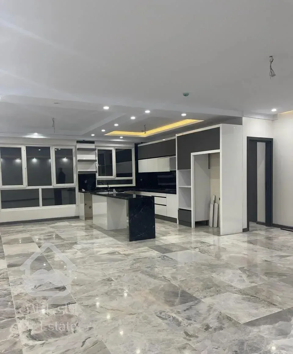 آپادانا/۱۲۱متر/۲خواب/نوساز/