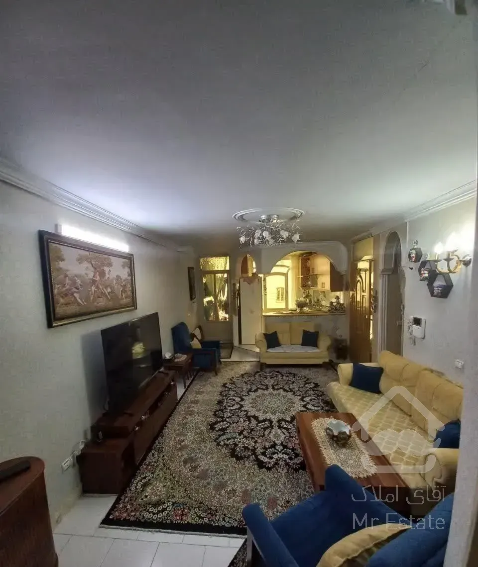 ۶۲متر ۲خواب تمیز با پارکینگ اختصاصی ،بالکن