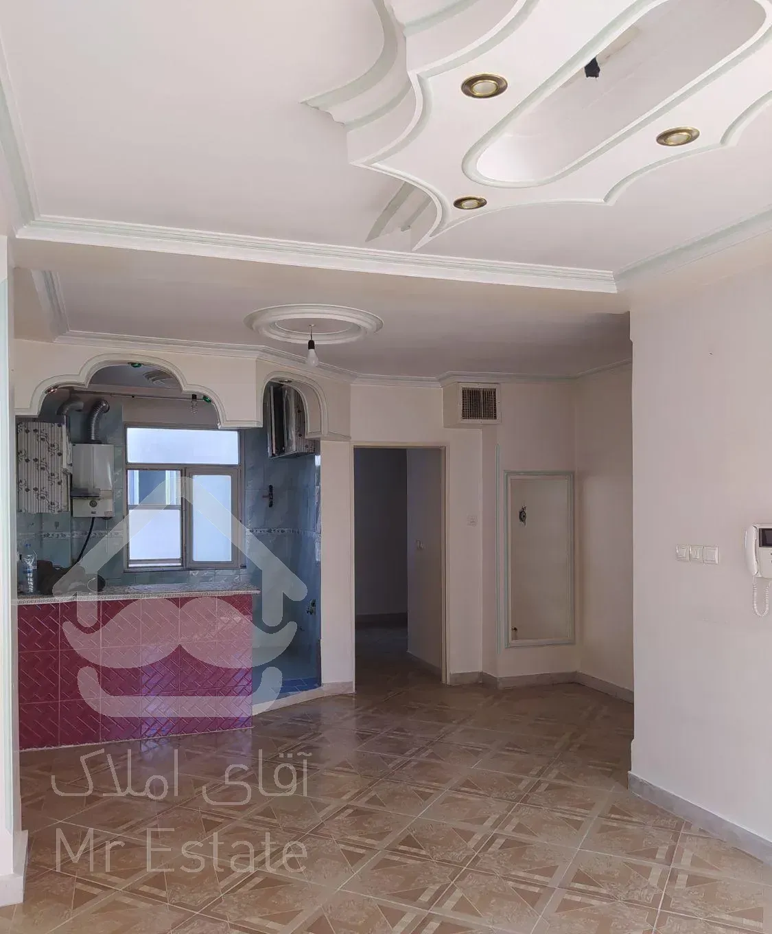 ۵۰ متر/ تک واحد/خوش نقشه/نورگیر/ با پارکینگ