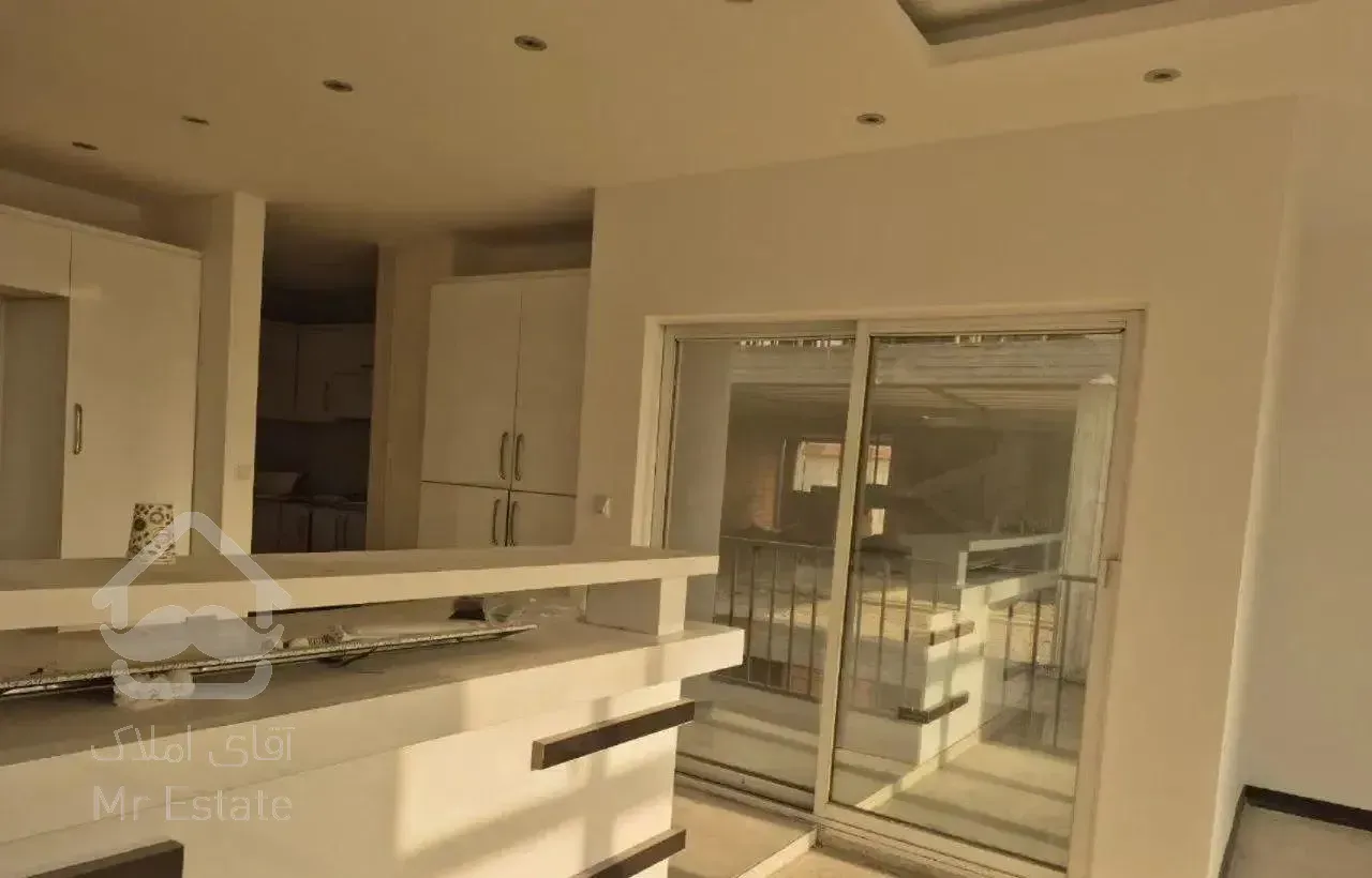 فروش زیر قیمت منطقه ۱۸۰متری در امام رضا ۵م و۵۰۰