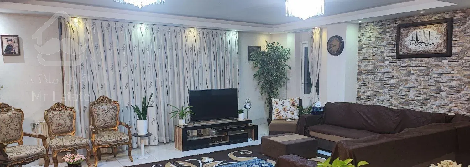 فروش‌دو‌یا‌سه آپارتمان از‌مجتمع سه واحدی در‌خ نادر