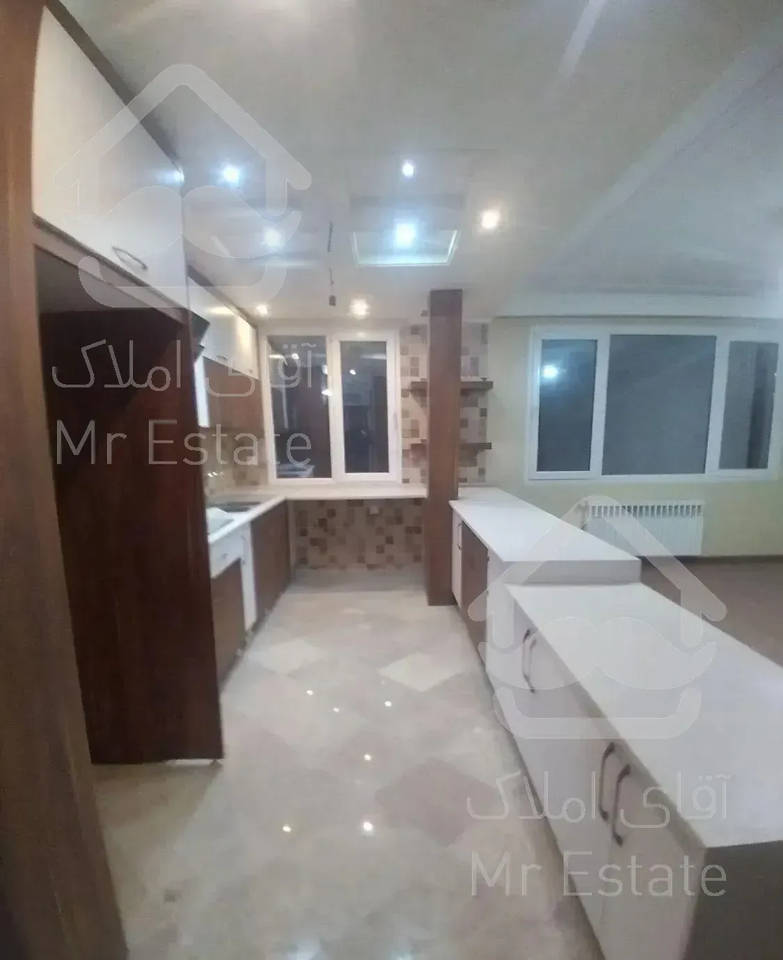 فروش ۳۰۰ متر آپارتمان ۳طبقه سند تک برگ یکجا سولقان