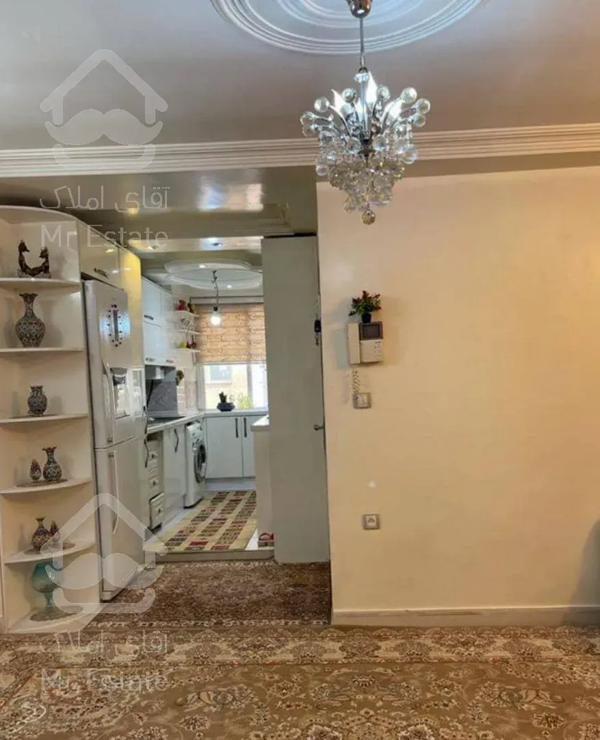 آپارتمان ۴۰ متری ۱ خواب،۱۰ ساله،فول بازسازی، پارکینگ دار،متریال برند،