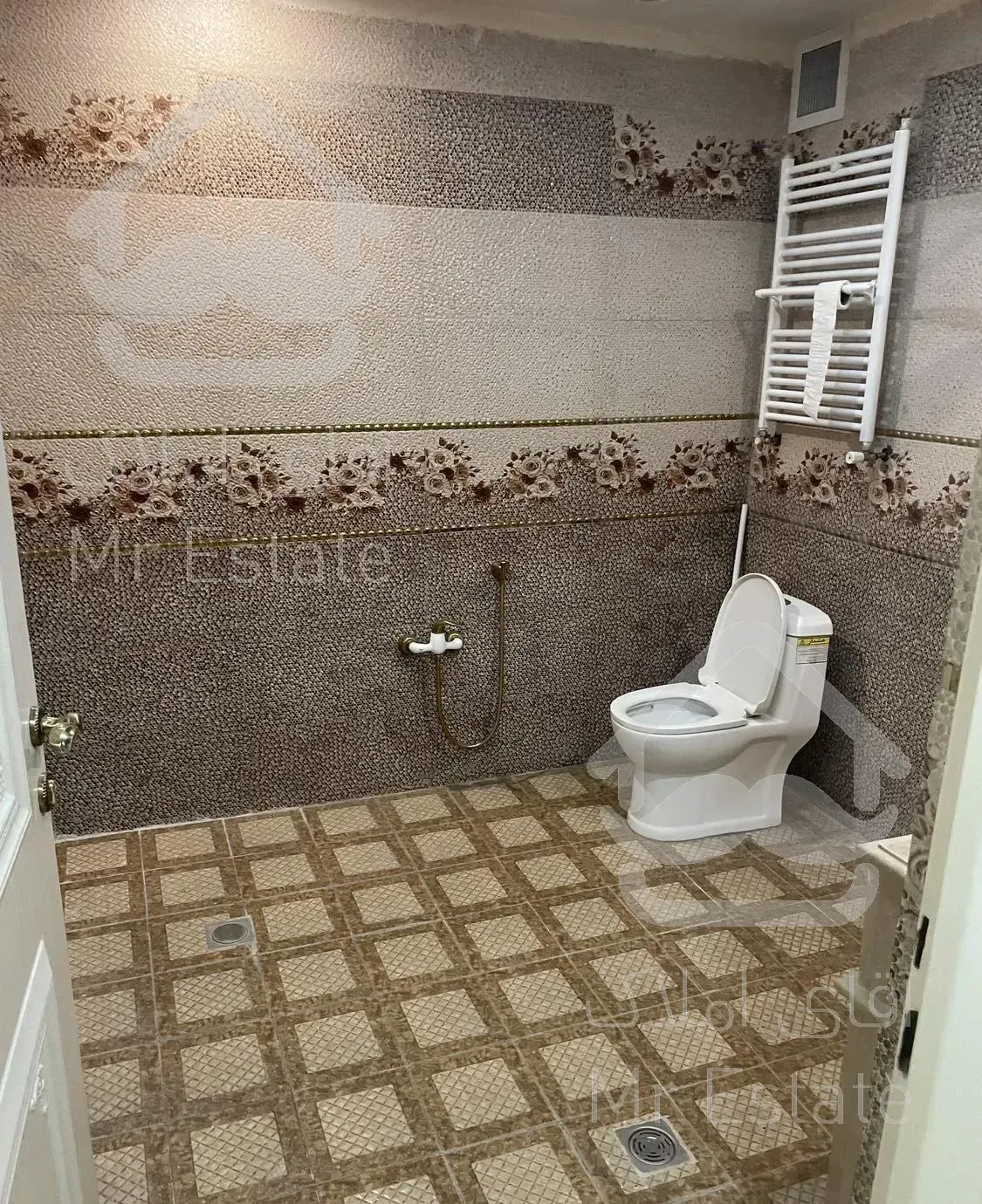 ٣٠٠ متری ٤ خواب کلید نخورده