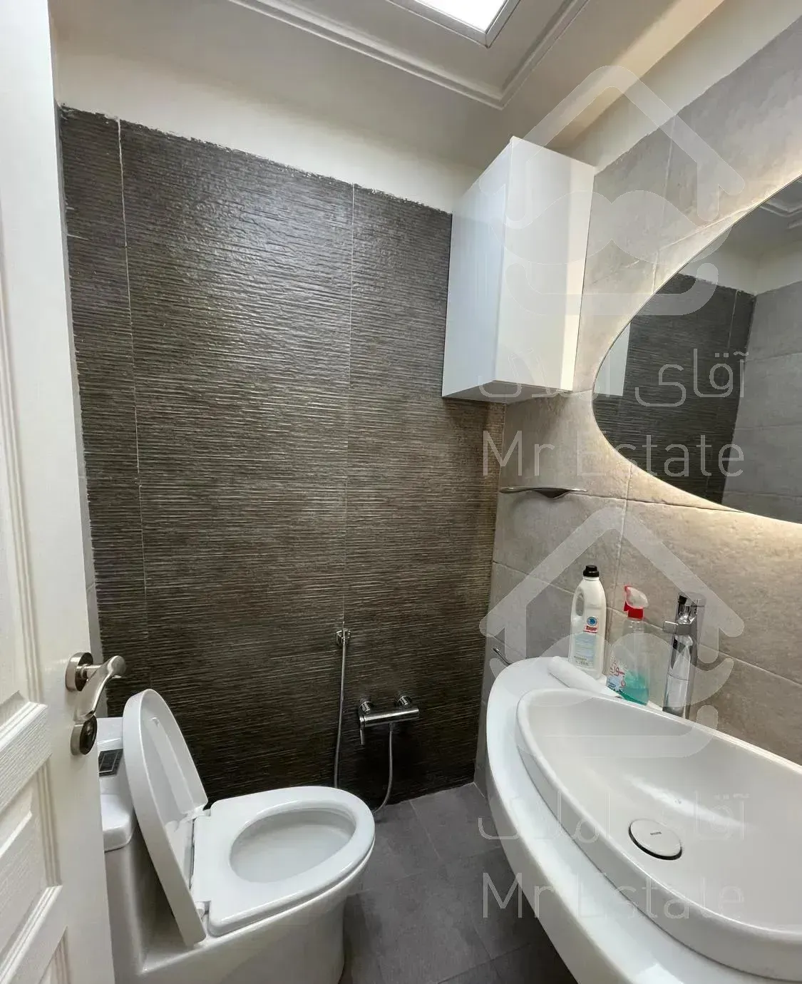 آپارتمان ۱۰۵ متری سکونت ۱۰ ساله  خوش نقشه