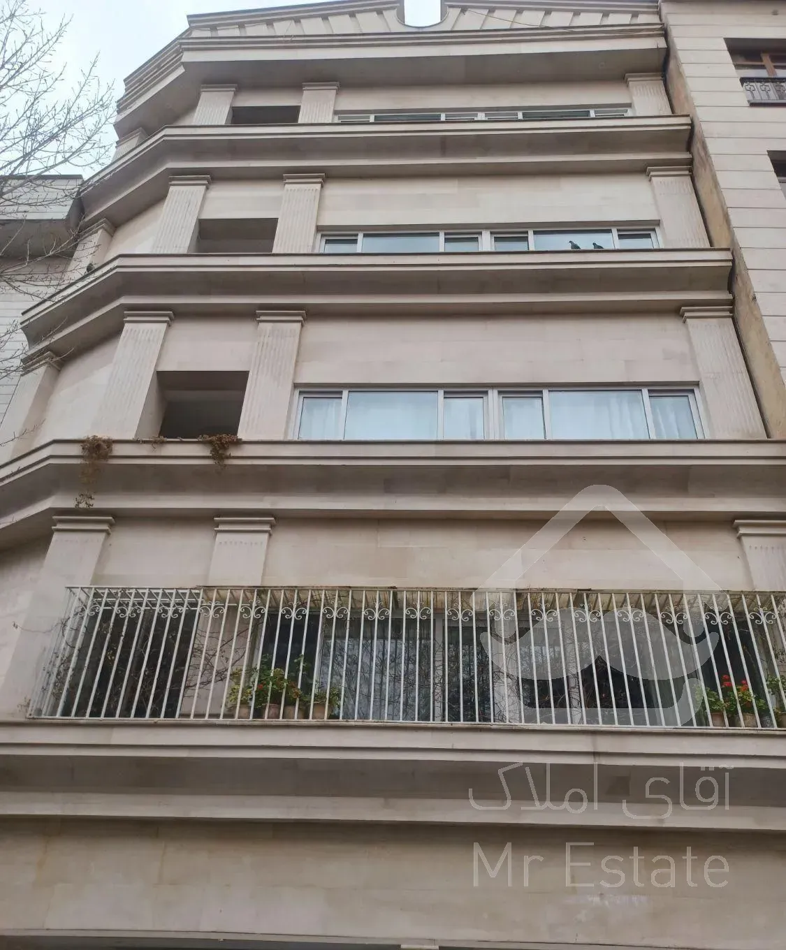 آپارتمان ۲۱۶ متری معاوضه با یه آپارتمان خ دروس