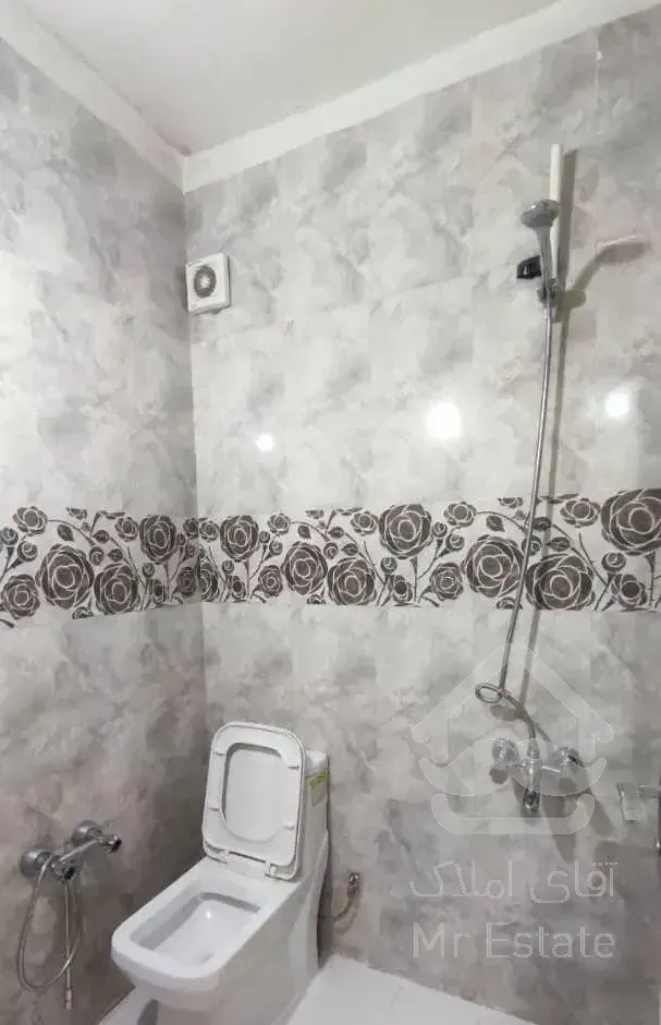 ۶۱متر طبقه هم کف شقایق جنوبی