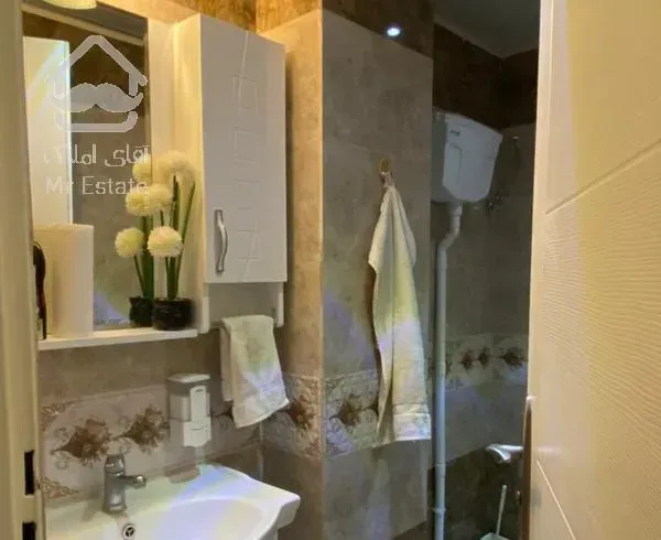 ٩٠ متر طبقه ٧ سالن پرده خور شیک خوش نقشه